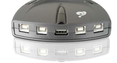 793952_IO_GEAR_ATEN_GUB401.jpg-4_TO_USB_2.0_SWITCH