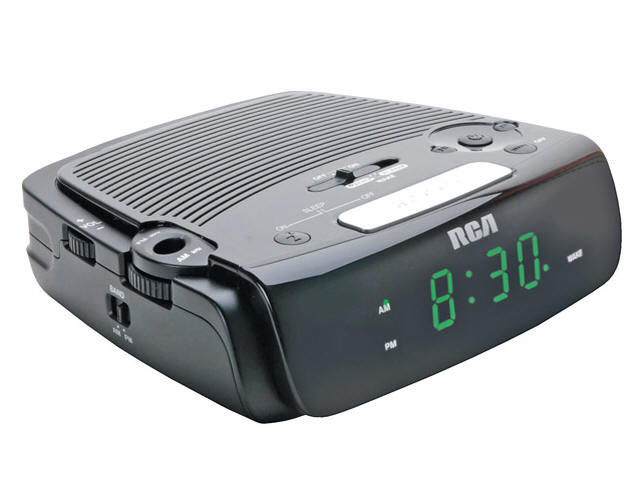 1378556_AUDIOVOX_RP5405.jpg-ALARM_CLOCK_AM_FM_RADIO_WITH_GREEN_DISPLAY