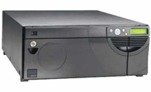 1359764_QUANTUM_ATL_ECLLDAEYF.jpg-SUPERLOADER_ONE_LTO_TAPE_DRIVE